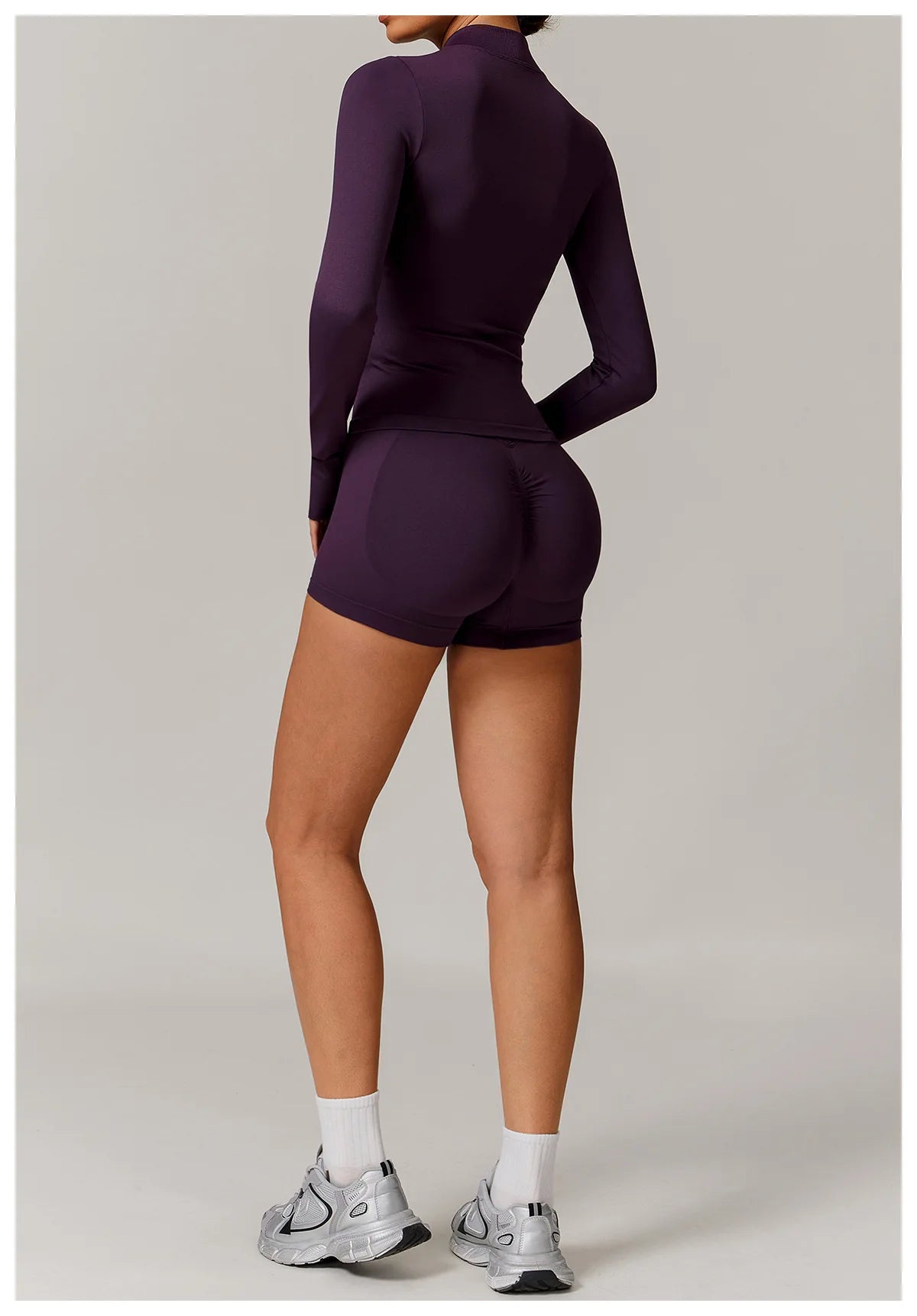 🤍 Conjunto Fitness Feminino Cintura Alta
Suporte firme. Silhueta definida. Confiança em cada treino.