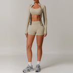 🤍 Conjunto Fitness Feminino Cintura Alta
Suporte firme. Silhueta definida. Confiança em cada treino.