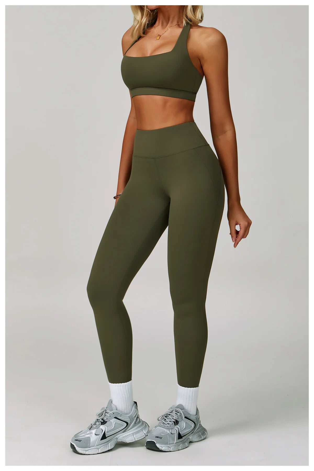 💜 Conjunto de Treino Feminino Cintura Alta
Conforto absoluto. Suporte firme. Confiança em cada movimento.