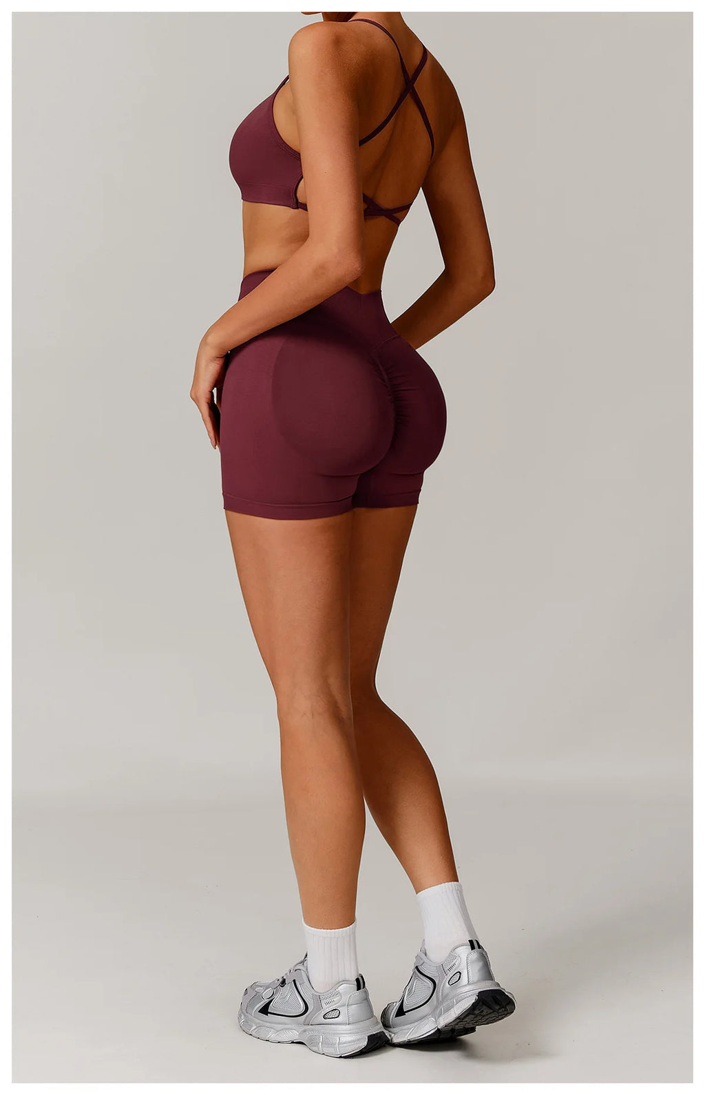 🤍 Conjunto Fitness Feminino Cintura Alta
Suporte firme. Silhueta definida. Confiança em cada treino.