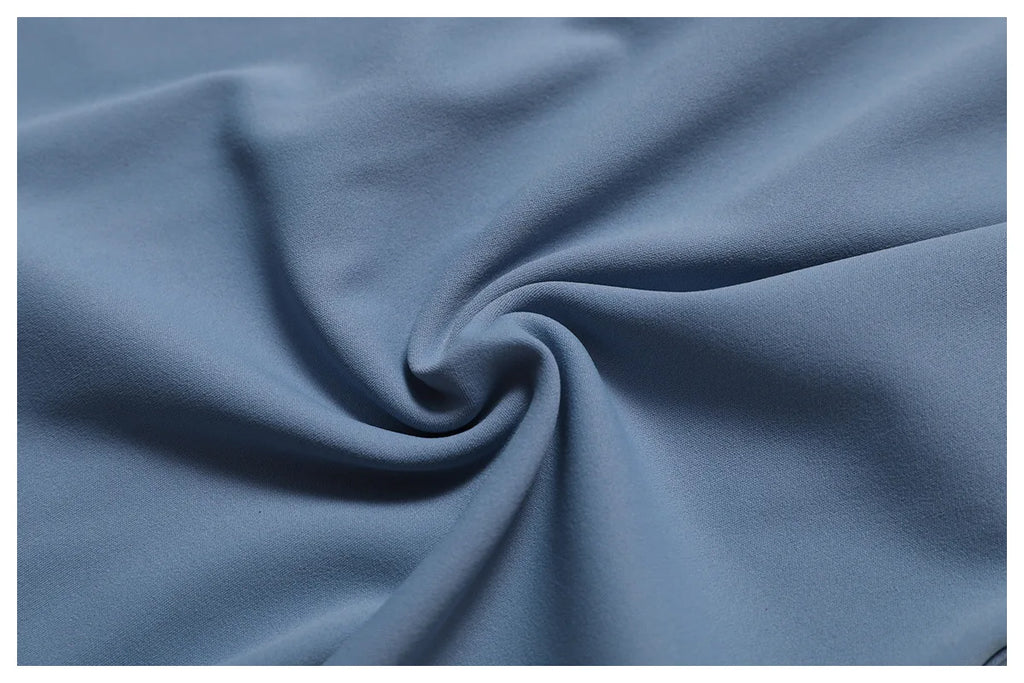 🤍 Macacão Feminino de Treino com Zíper
Ajuste perfeito. Silhueta definida. Confiança total no movimento.