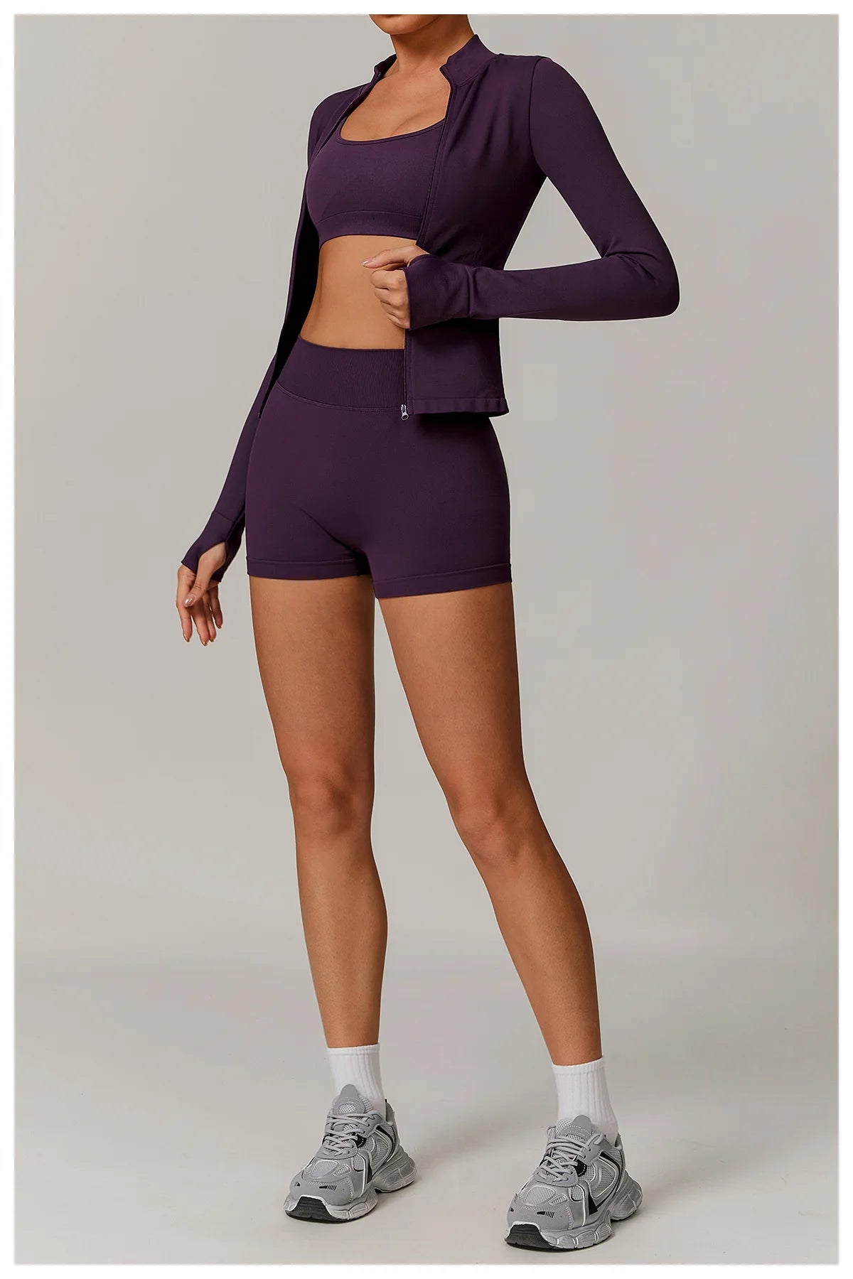 🤍 Conjunto Fitness Feminino Cintura Alta
Suporte firme. Silhueta definida. Confiança em cada treino.