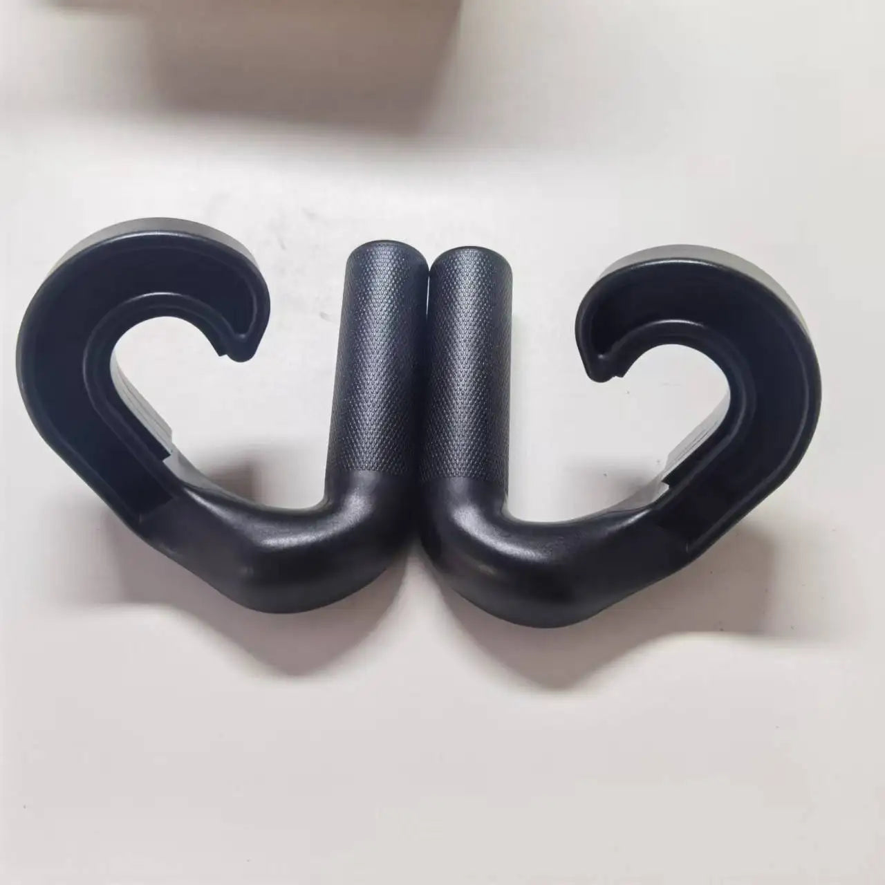 🏋️ Alças de Treino Multifuncionais para Pull-Ups e Cabos
Mais controlo. Mais força. Pegada profissional.