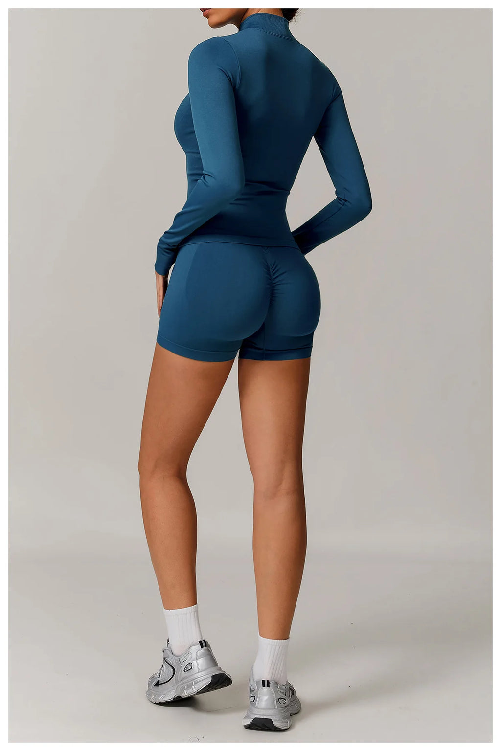 🤍 Conjunto Fitness Feminino Cintura Alta
Suporte firme. Silhueta definida. Confiança em cada treino.