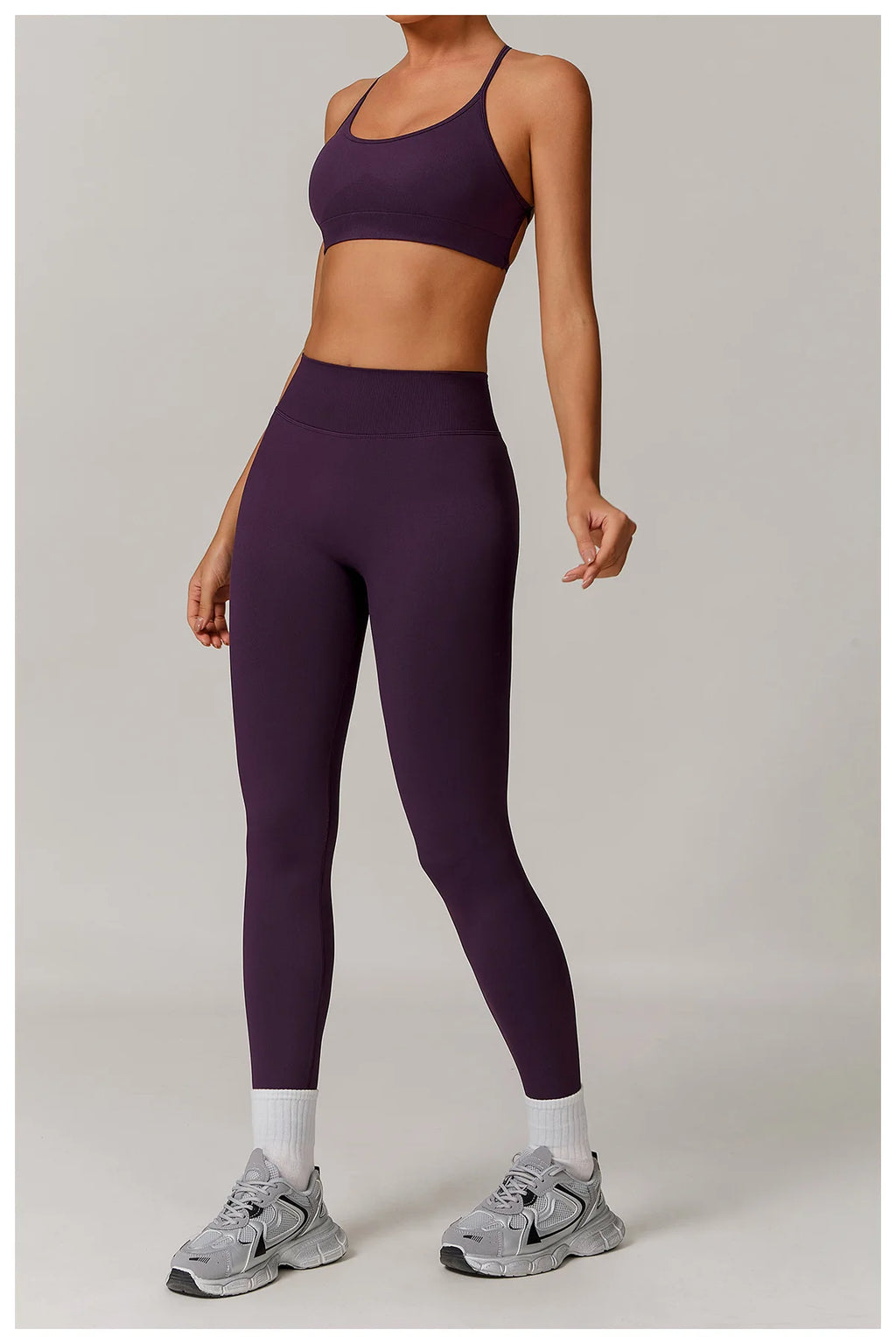 🤍 Conjunto Fitness Feminino Cintura Alta
Suporte firme. Silhueta definida. Confiança em cada treino.