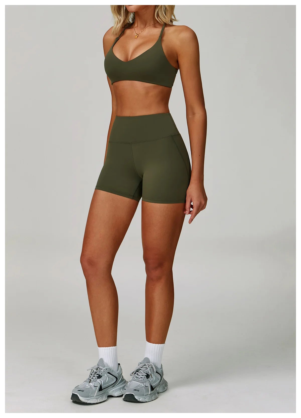 💜 Conjunto de Treino Feminino Cintura Alta
Conforto absoluto. Suporte firme. Confiança em cada movimento.