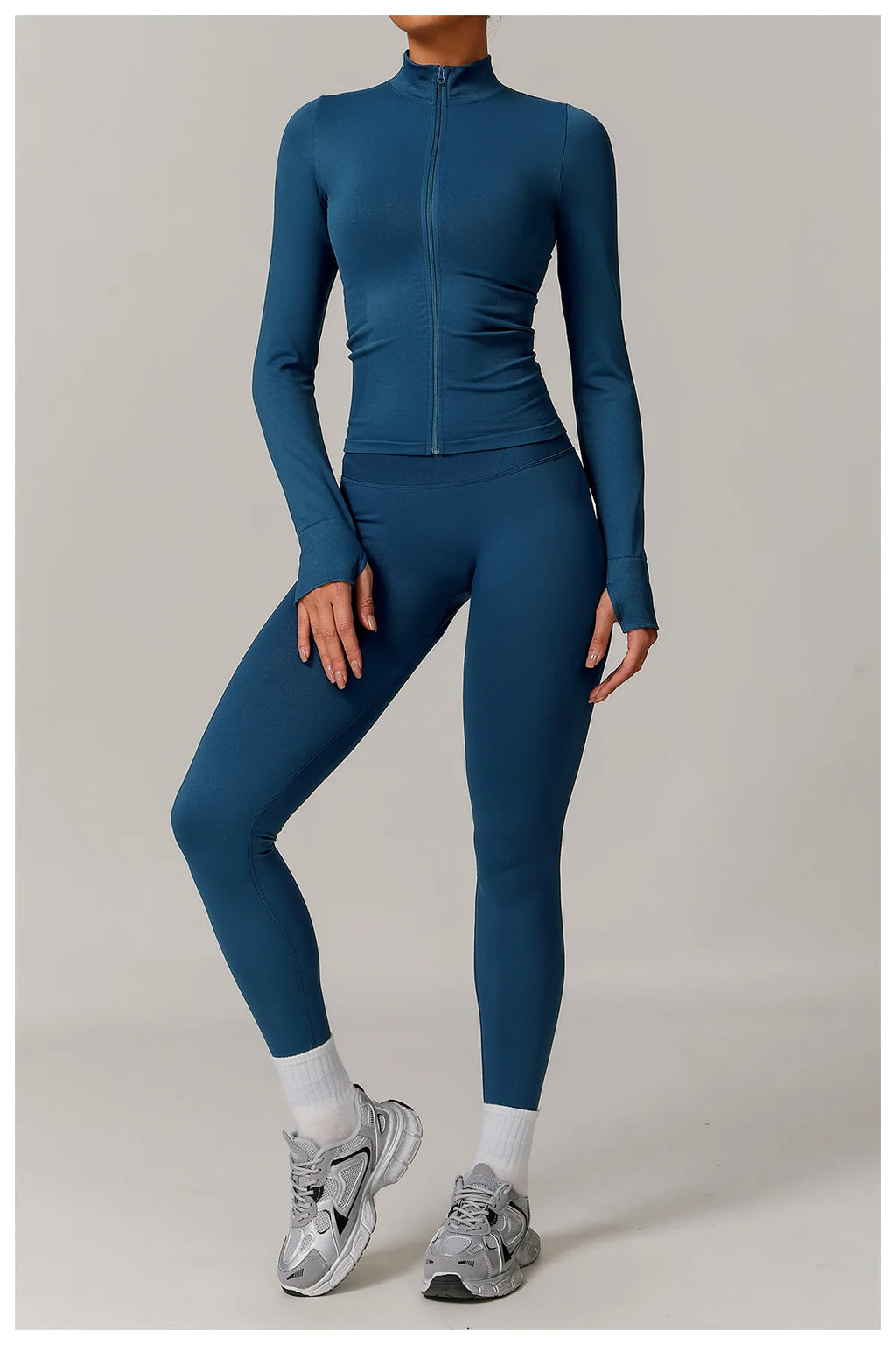 🤍 Conjunto Fitness Feminino Cintura Alta
Suporte firme. Silhueta definida. Confiança em cada treino.