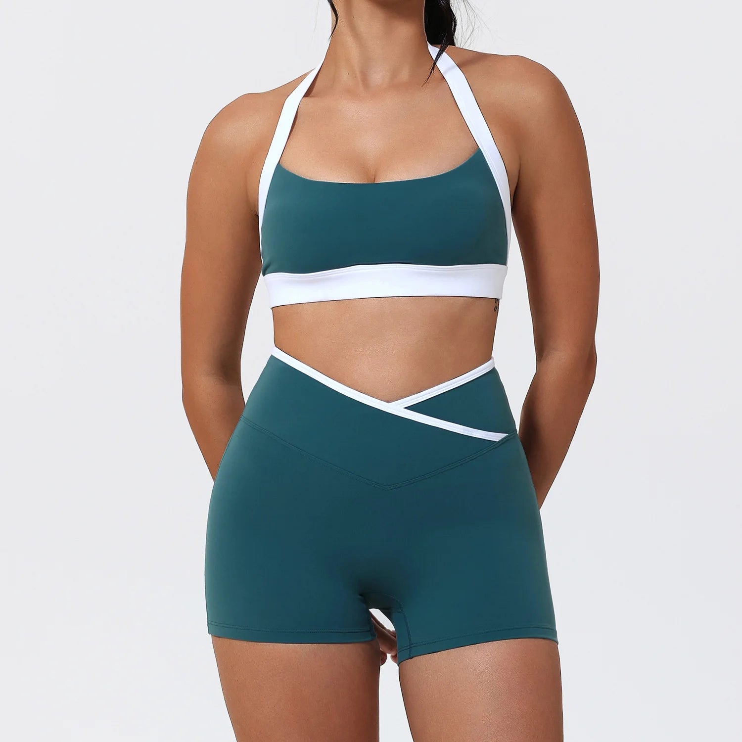 ❤️ Conjunto Desportivo Feminino Cintura Alta
Energia no movimento. Suporte no treino. Confiança no espelho.