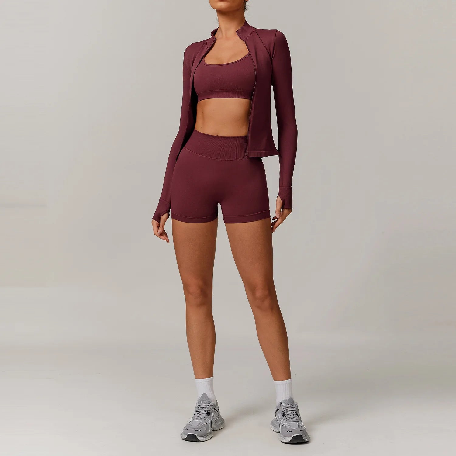 🤍 Conjunto Fitness Feminino Cintura Alta
Suporte firme. Silhueta definida. Confiança em cada treino.