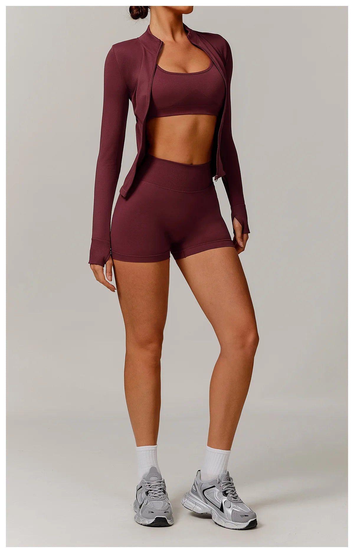 🤍 Conjunto Fitness Feminino Cintura Alta
Suporte firme. Silhueta definida. Confiança em cada treino.